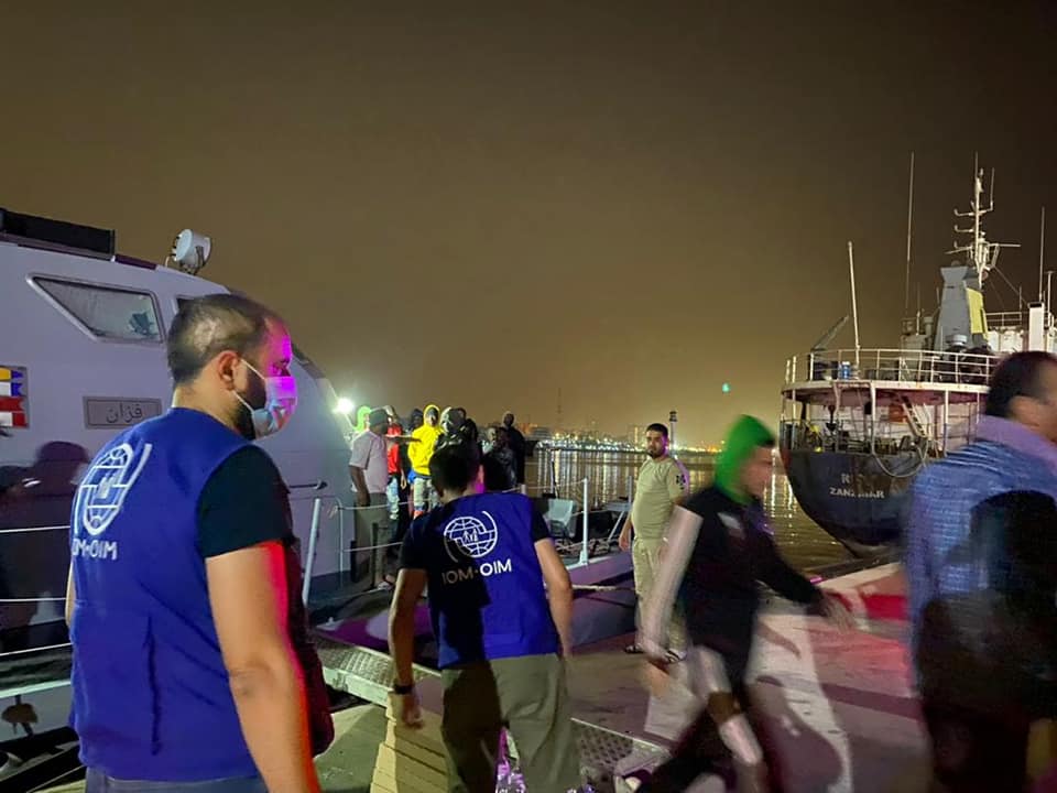 إنقاذ مهاجرين غير شرعيين في البحر المتوسط, (البحرية الليبية)