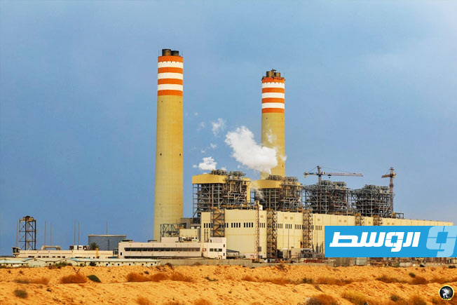 صدام حفتر يتفقد الوحدات العسكرية على خطوط الدفاع الأمامية غرب سرت، الثلاثاء 20 مايو 2025. (شعبة الإعلام الحربي)