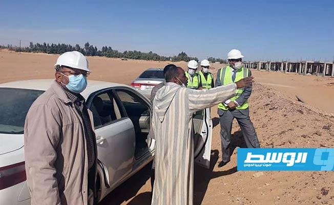 مسؤولو شركة الكهرباء في الجنوب يتفقدون الشبكة الكهربائية ببلدية البوانيس. (الشركة العامة للكهرباء)
