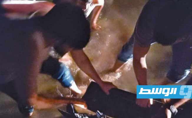 مضبوطات مع المتهمين بسرقة المنازل في بنغازي. (مديرية الأمن)