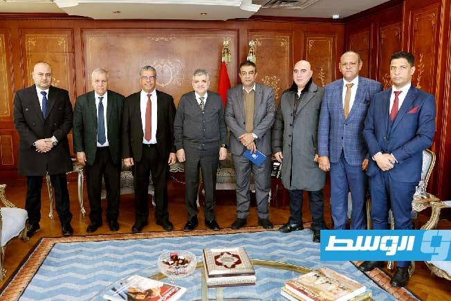 صورة تذكارية لموسى والوفد المرافق له مع ربيع، 27 يناير 2025. (رئاسة مجلس الوزراء المصرية)