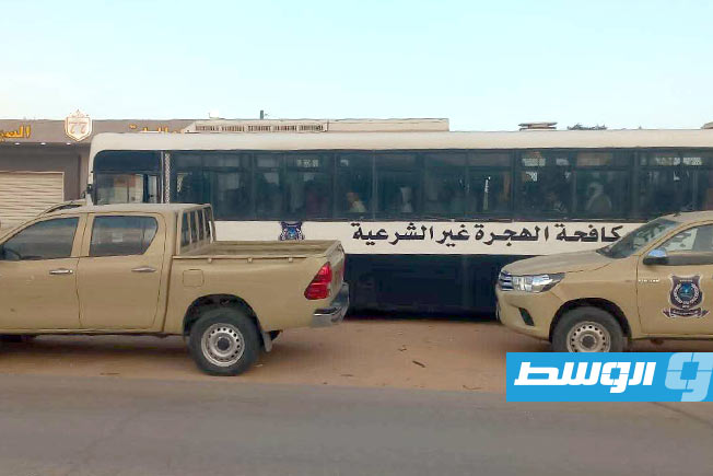 جانب من عملية ترحيل مهاجرين غير نظاميين من النواحي الأربعة، الخميس 17 أبريل 2025 (مديرية أمن النواحي الأربع)
