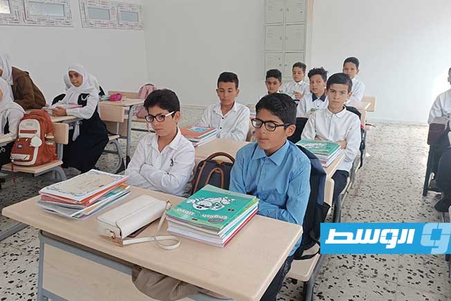 توزيع الكتاب المدرسي على مدارس، 15 أكتوبر 2025. (وزارة التعليم)