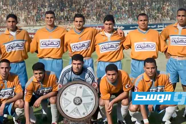 لقطة جماعية لفريق الإسماعيلي المتوج ببطولة الدوري المصري عام 2002 (صفحة النادي على فيسبوك)