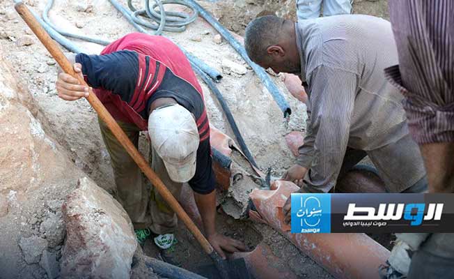 أعمال صيانة الكوابل المقطوعة في بنغازي. (الحكومة المكلفة من مجلس النواب)