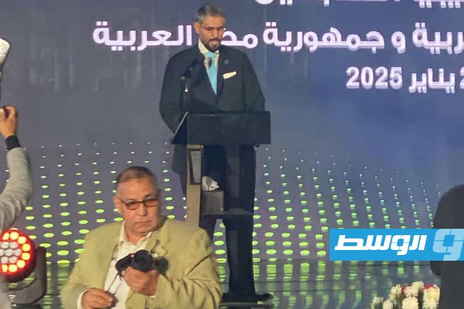 مندوب ليبيا الدائم لدى جامعة الدول العربية عبدالمطلب ثابت يتحدث خلال حفل تكريم السفراء السابقين لدى الجامعة ومصر، 26 يناير 2025. (بوابة الوسط)
