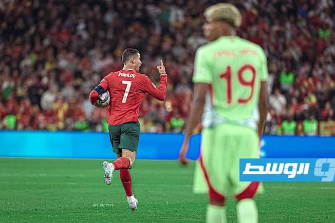 كريستيانو رونالدو يحتفل بهدف التعادل للمنتخب البرتغالي الذي أحرزه في الدقيقة 61 في نهائي دوري الأمم الأوروبية 2025، وهو الهدف رقم 938 في مسيرته الكروية رفقة الأندية والمنتخبات. (منصة أكس)