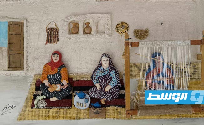 جانب من المعرض الذي أقيم بدار الفقيه حسن للثقافة والفنون. (بوابة الوسط)