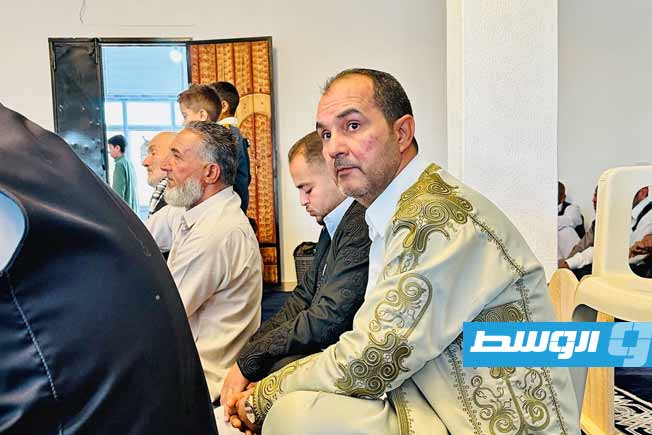 أداء صلاة العيد في أحد مساجد بلدية زوارة، 27 مايو 2026. (زوارة بين قوسين)