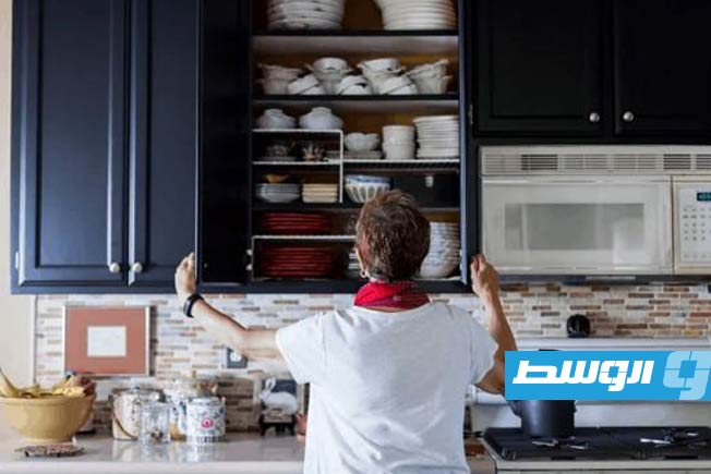 تخصيص خزانات لكل أدوات المطبخ للحفاظ على نظافته ونظامه. (الإنترنت)