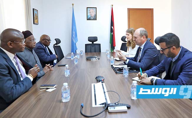 المبعوث الأممي عبدالله باتيلي يلتقي سفير هولندا يوست كلارنبيك، الثلاثاء 16 يناير 2024 (حساب باتيلي على تويتر)