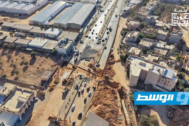 أعمال تركيب خط تصريف مياه الأمطار في تحويرة البيفي بطرابلس، 25 أكتوبر 2025 (جهاز تنفيذ مشروعات الإسكان)