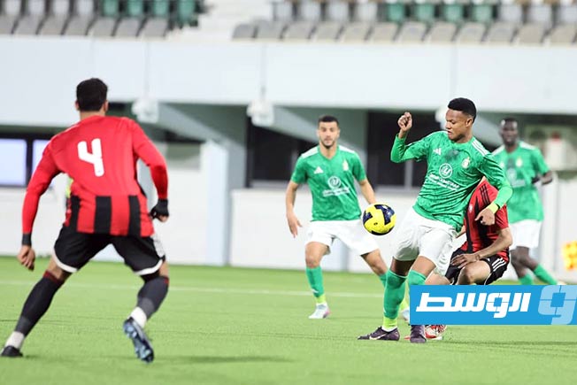 مباراة الأهلي طرابلس والظهرة بالدوري الليبي الممتاز «دورينا»، الثلاثاء 20 يناير 2026. (تصوير – محمود دردور – الوسط)