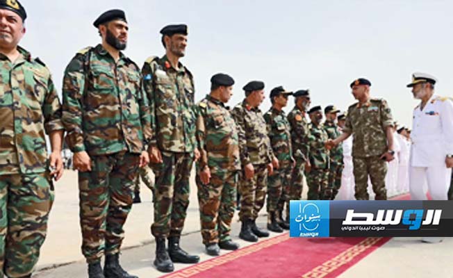 استقبال الفريق محمد الحداد في حفل تخريج الدفعة 28 لجنود القوات الخاصة البحرية، الأربعاء 15 مايو 2024. (إدارة التوجيه المعنوي)