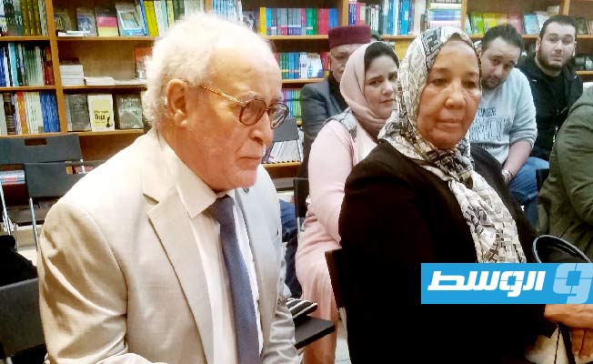 جانب من حفل توقيع كتاب «المنفى الذهبي» بمكتبة الفرجاني (خاص لـ بوابة الوسط)