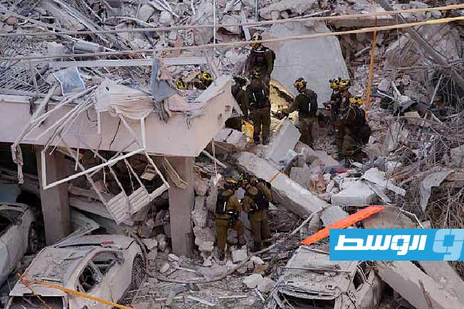 آثار القصف الإيراني على بات يام قرب تل أبيب. (الإنترنت)