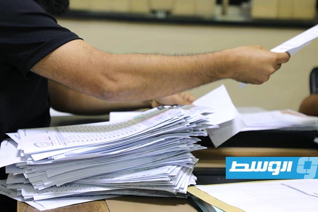 من تسليم صكوك بدل الإيجار لمهجري المنطقة الشرقية، 5 أكتوبر 2025. (الشؤون الاجتماعية)