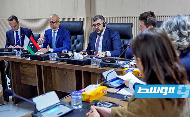 من لقاء التومي مع سفير الاتحاد الأوروبي نيكولا أورلاندو ومسؤولة المشروع، 4 فبراير 2024. (وزارة الحكم المحلي)