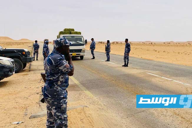 جانب من دوريات أمنية في إحدى المناطق الصحراوية بغرب ليبيا، الإثنين 7 أبريل 2025 (إدارة إنفاذ القانون)