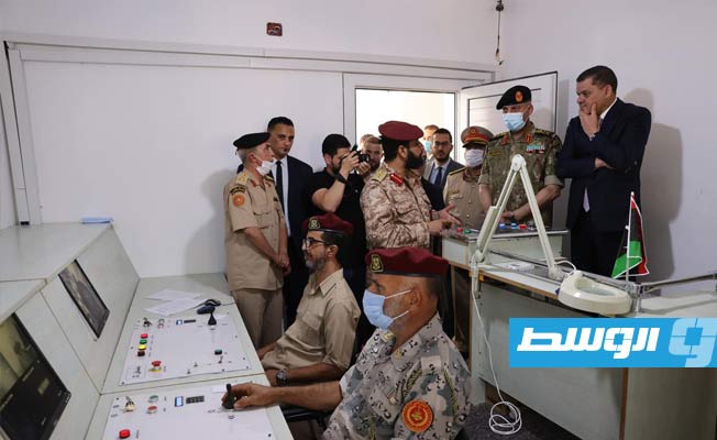 جانب من زيارة رئيس حكومة الوحدة الوطنية عبدالحميد الدبيبة لكلية الهندسة العسكرية، الثلاثاء، 5 أكتوبر 2021 (صفحة الحكومة على فيسبوك)
