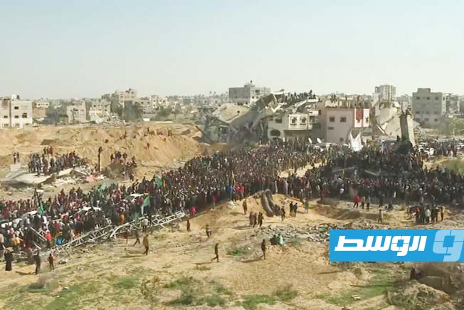 حشد جماهيري غفير بموقع تسليم دفعة جديدة من الأسرى الإسرائيليين في خان يونس، 30 يناير 2025. (الإنترنت)