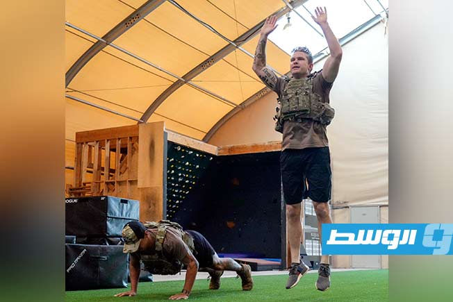 وزير الدفاع الأميركي بيت هيجسيث خلال تأدية تمارين في قاعدة «بيرل هاربر-هيكام»، الثلاثاء 25 مارس 2025 (حساب هيجسيث على إكس)
