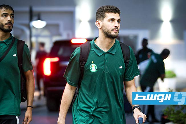 بعثة فريق كرة السلة بنادي الأهلي طرابلس لدى وصولها إلى بنغازي الأحد 29 يونيو 2025 (صفحة الأهلي طرابلس على فيسبوك)