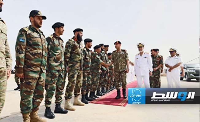 استقبال الفريق محمد الحداد في حفل تخريج الدفعة 28 لجنود القوات الخاصة البحرية، الأربعاء 15 مايو 2024. (إدارة التوجيه المعنوي)