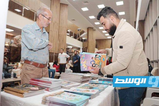 جانب من فعاليات الدورة الرابعة لمعرض بنغازي للكتاب في دار الكتب الوطنية ببنغازي. (فيسبوك)