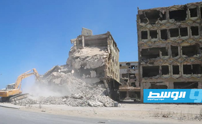 بلدية بنغازي تشرع في أعمال إزالة مبنى مصلحة الجمارك, 8 أغسطس 2021. (بلدية بنغازي)