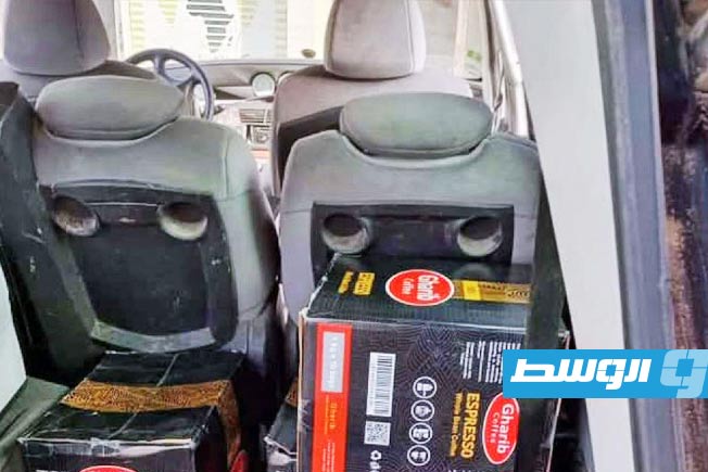 تفتيش سيارات في منفذ رأس اجدير، 7 فبراير 2025. (إدارة إنفاذ القانون)