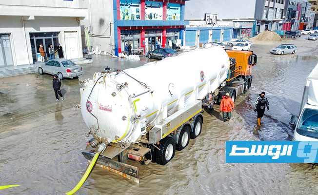 من عمليات شفط المياه في منطقة البيڤي، الخميس 26 ديسمبر 2024 (الشركة العامة للخدمات)
