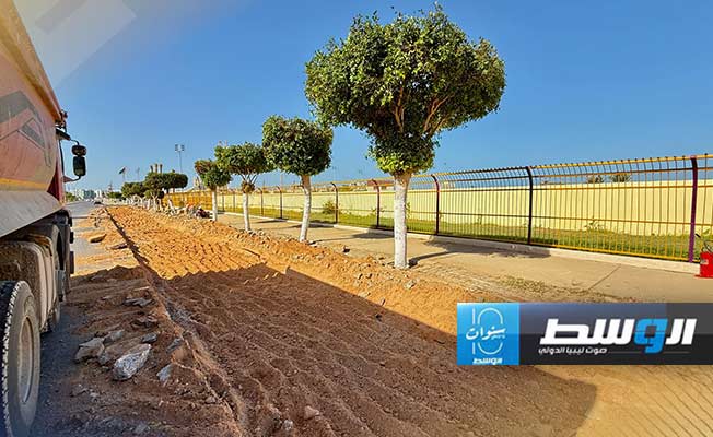 من أعمال المرحلة الأولى من مشروع توسعة الطريق الساحلي وسط مدينة سرت. (جهاز تنفيذ مشروعات الإسكان والمرافق)