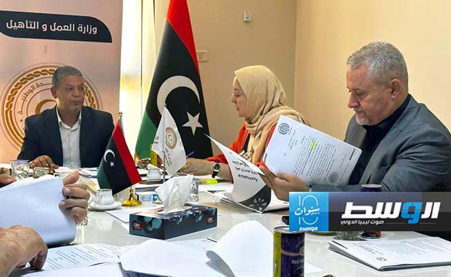اجتماع اللجنة اللجنة الفنية لإعداد الردود على ملاحظات لجنتي الخبراء القانونيين بمنظمتي العمل العربية والدولية. (وزارة العمل والتأهيل)