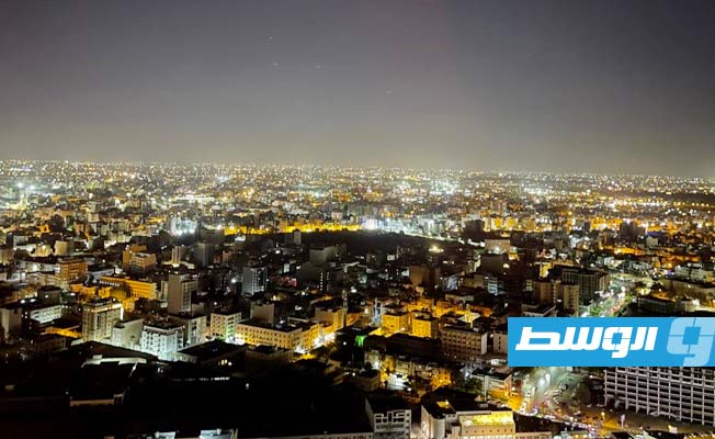 مشهد جوي ليلي للعاصمة طرابلس، 8 أغسطس 2023. (الشركة العامة للكهرباء)