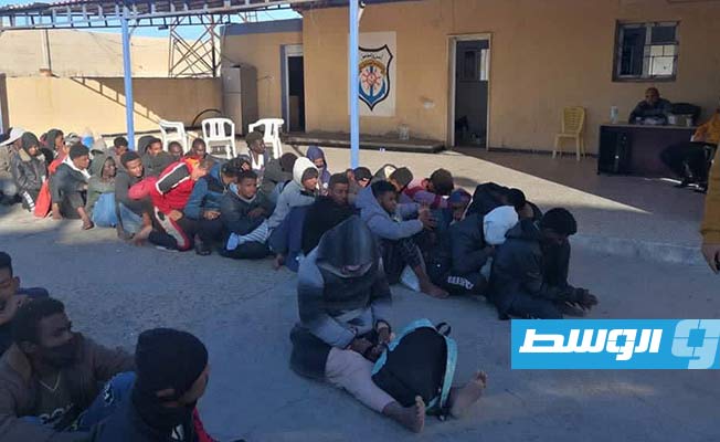 إنقاذ مهاجرين غير شرعيين من عرض البحر, 30 مارس 2021. (وزارة الداخلية)