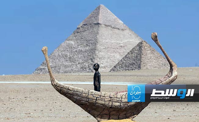«وعاء الزمن» لجان ماري أبريو. (تصوير: عمرو عبد الله - رويترز)