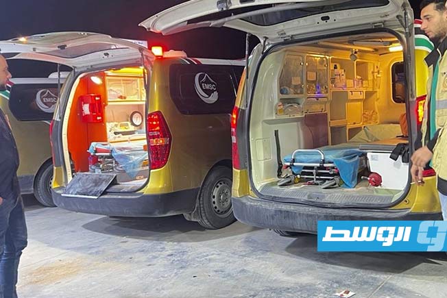 سيارات إسعاف في موقع مصحة خاصة تعرض بعض نزلائها لحالات اختناق في زليتن، 14 ديسمبر 2025. (مركز طب الطوارئ والدعم)