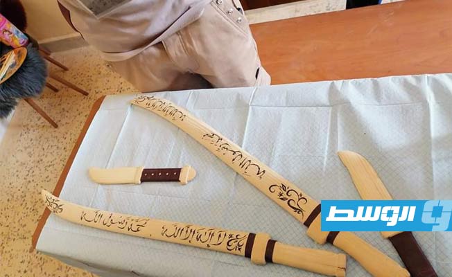 لوحات فنية ومنحوتات مختلفة شكلتها مواهب شابة من مختلف الأعمار من بلديات وادي الحياة في معرض إبداعي (فيسبوك)