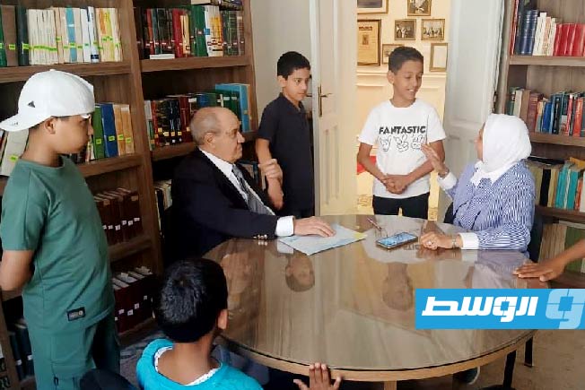 صورة من داخل مكتبة كامل المقهور في طرابلس (فيسبوك)