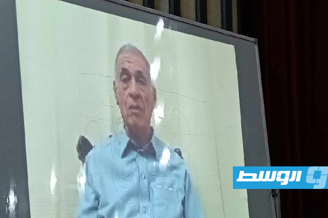 الفنان والإعلامي جمال النويصري في شهادته عن الشاعر فرج المذبل. (بوابة الوسط)