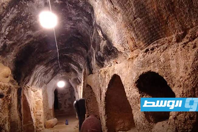 جانب من أعمال صيانة وترميم مسجد أبي نصر التلموشائي بجبل نفوسة. (جهاز إدارة المدن التاريخية)