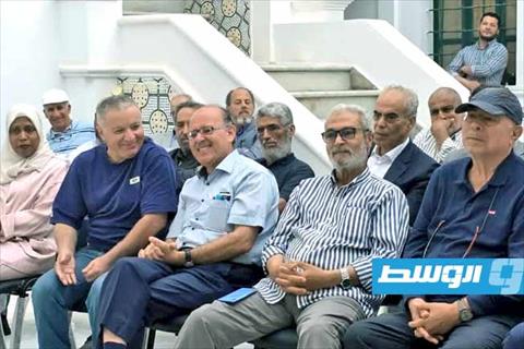 حفل توقيع ديوان «حفنة ذرات وردية» للكاتب والباحث عبدالحكيم الطويل في فضاء محمود بي، 16 مايو 2026. (الإنترنت)