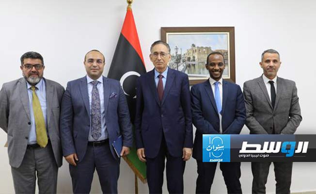 لقاء الحويج مع وفد من البنك الإسلامي للتنمية، 7 مارس 2024. (وزارة الاقتصاد)