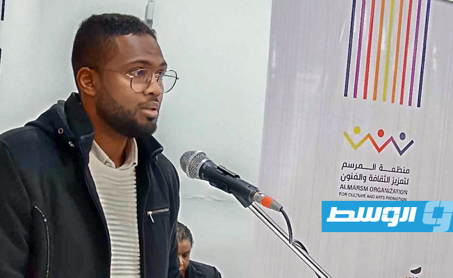 الإذاعي محمد نجيب مقدم الحفل. (بوابة الوسط)