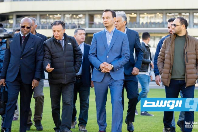 من استقبال بلقاسم حفتر وفد الاتحاد الأفريقي في ملعب بنغازي، 31 يناير 2025 (صندوق التنمية وإعادة الإعمار)