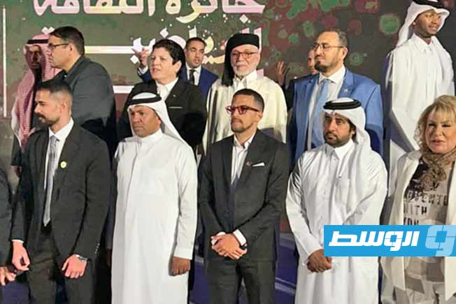 محمد العماري وعدد من المكرمين من قبل الاتحاد العربي للثقافة الرياضية (فيسبوك)