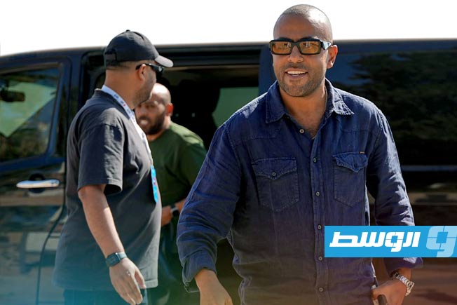 الفنان تامر عاشور يصل لأحياء حفل في مدينة بنغازي (فيسبوك)