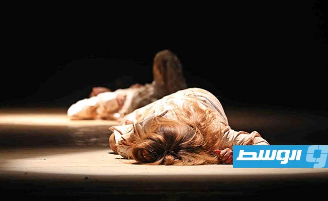 مسرحية يم يم التي تحاكي أحداث درنة. (بوابة الوسط)