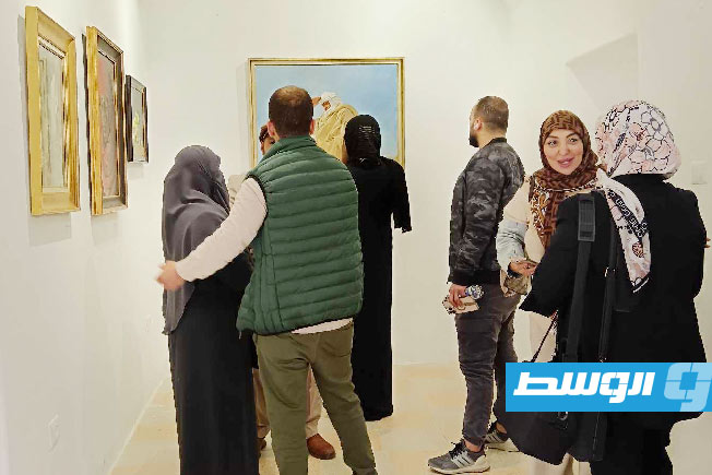 جانب من الحضور في معرض سيمفونية في دار كريستا، 23 فبراير 2025. (بوابة الوسط)